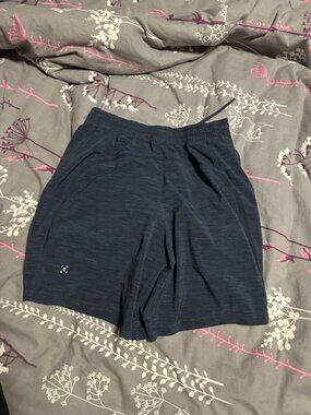 Lululemon mens size small lined shorts